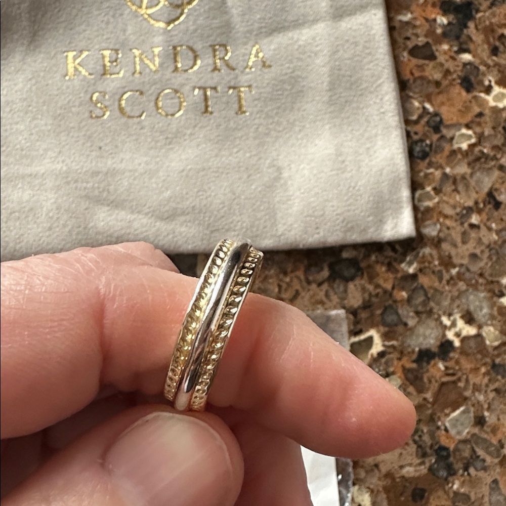 NWT Kendra Scott Merritt Band Ring Mixed Metal - Size 6 - Picture 3 of 5